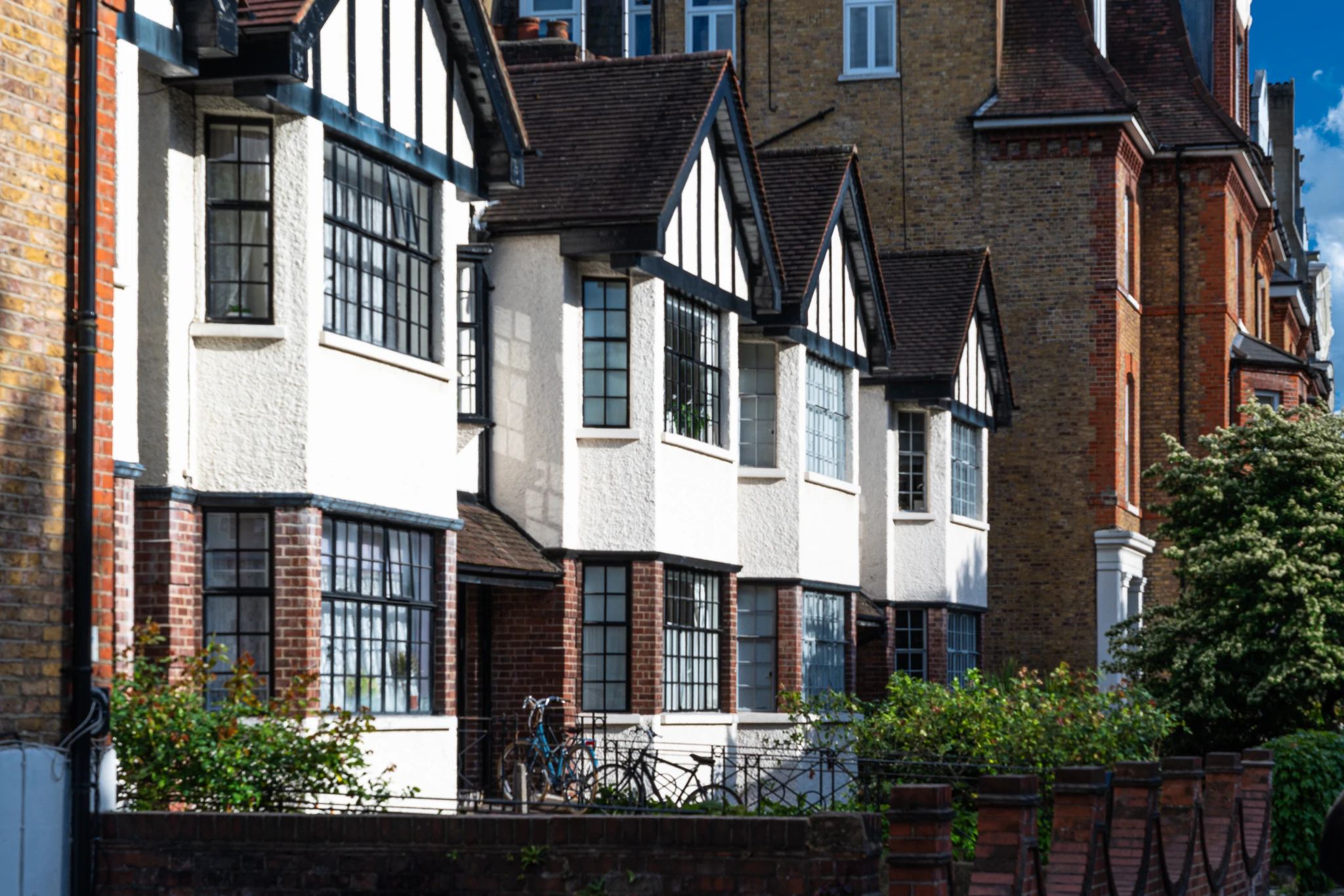 domy-tudor-revival-londyn