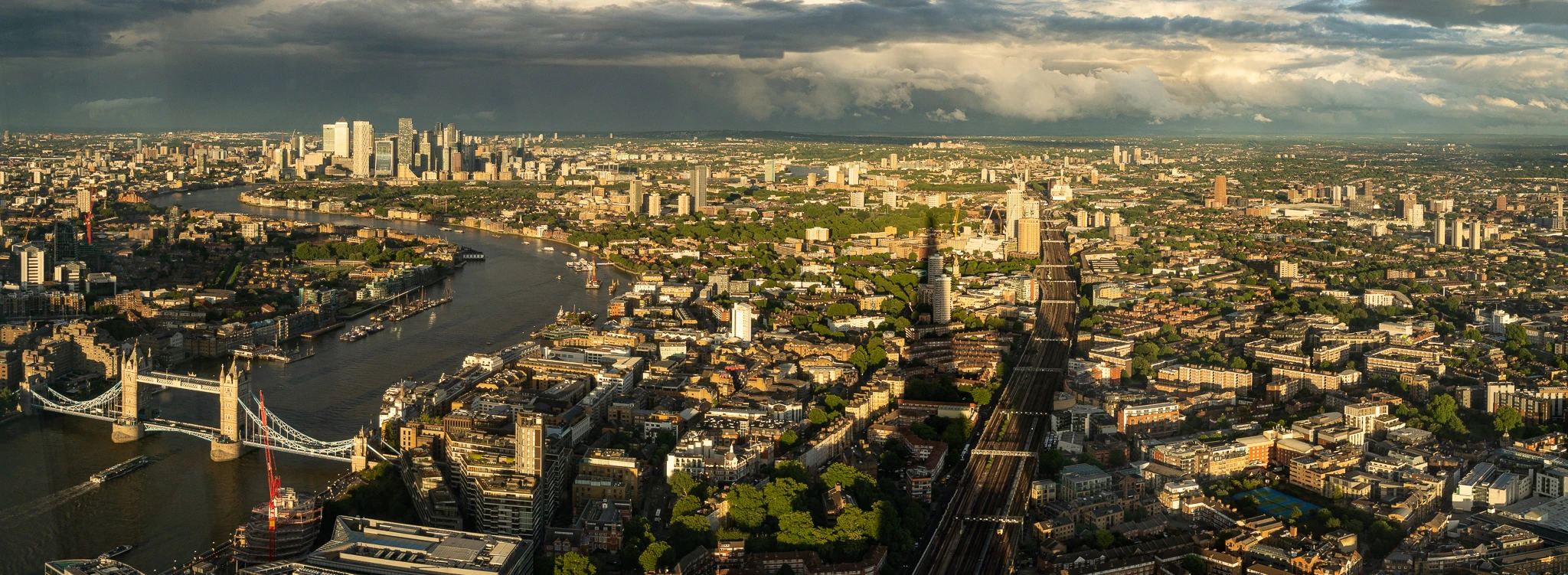 panorama-tamizy-tower-bridge-canary-wharf-z-the-shard