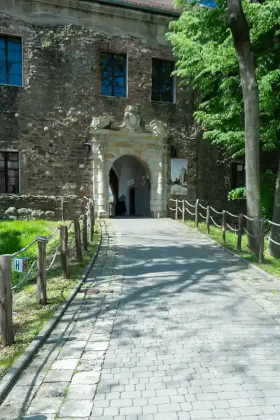brama glowna    zamek toszek 138
