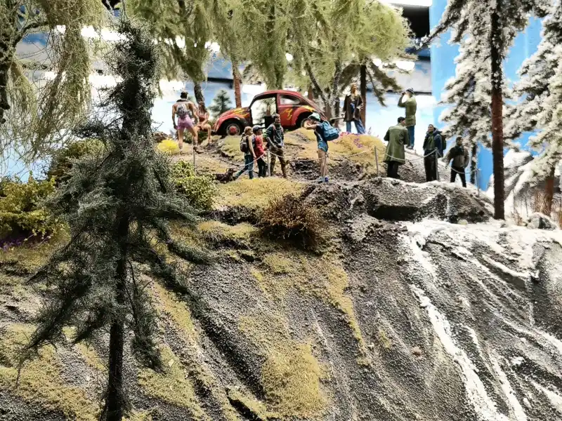Tury ci na wzg rzu   scena z makiety krajobrazowej