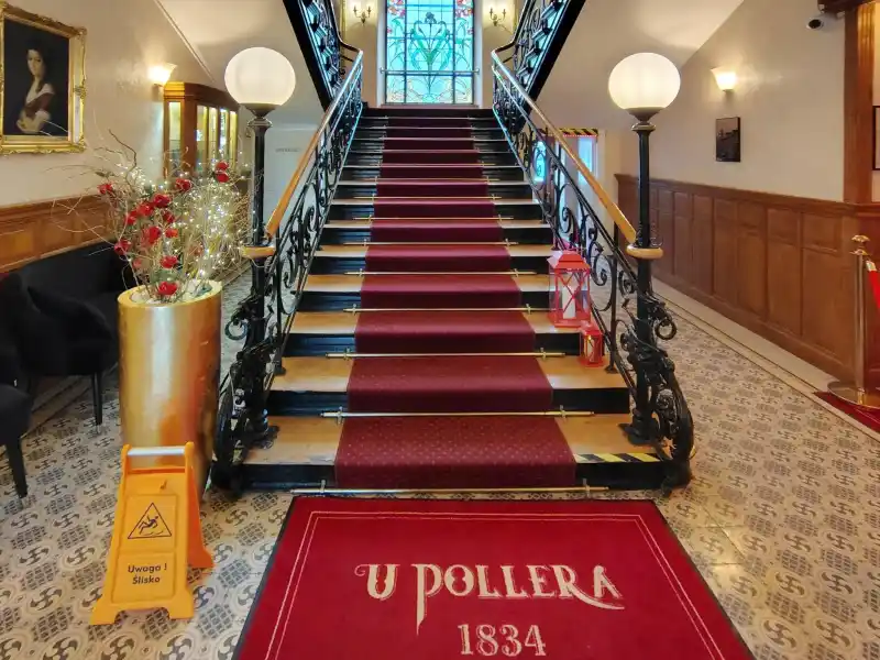 U Pollera lobby