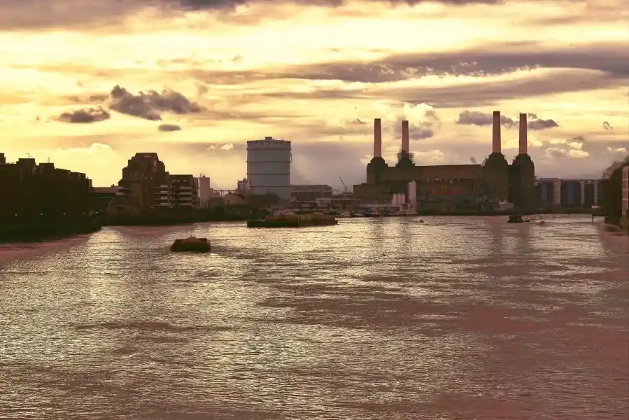 battersea power station tamiza zachod slonca