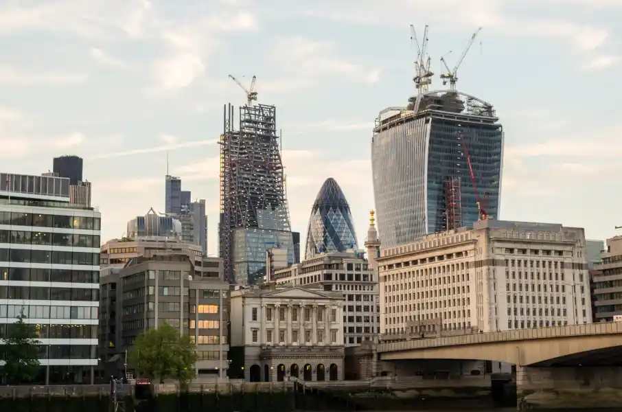 city of london cheesegrater gherkin walkie talkie budowa