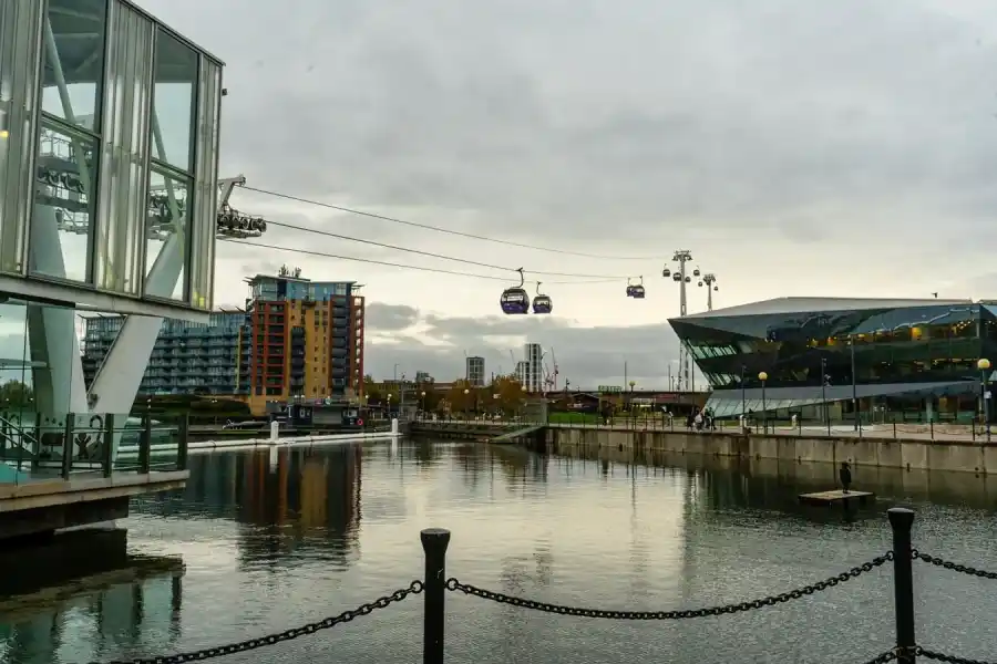 ifs cloud cable car royal victoria dock excel londyn