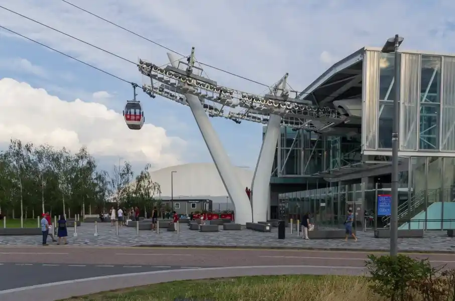 ifs cloud cable car stacja royal victoria dock
