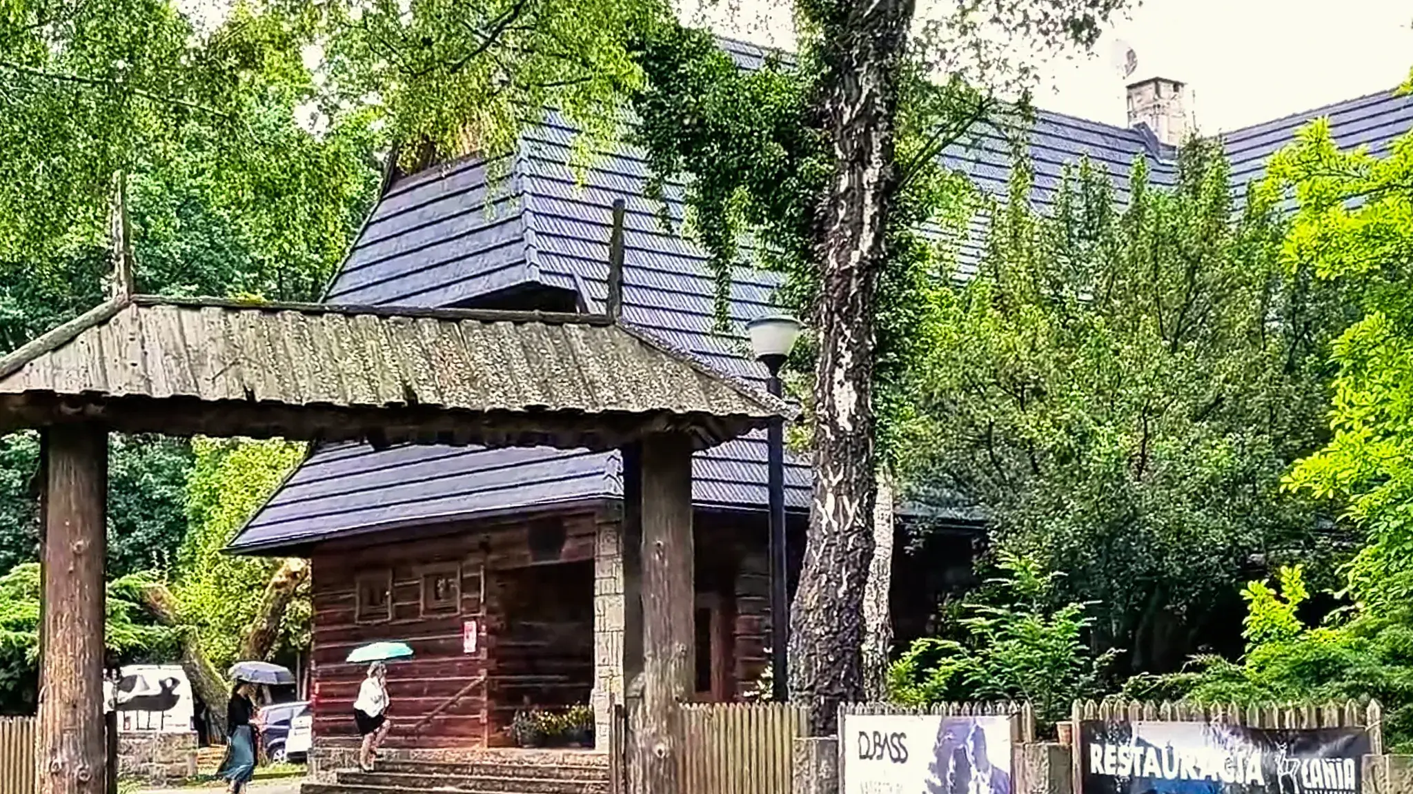Restauracja Nowa Łania - dworek myśliwski Restauracja Nowa Łania - dworek myśliwski