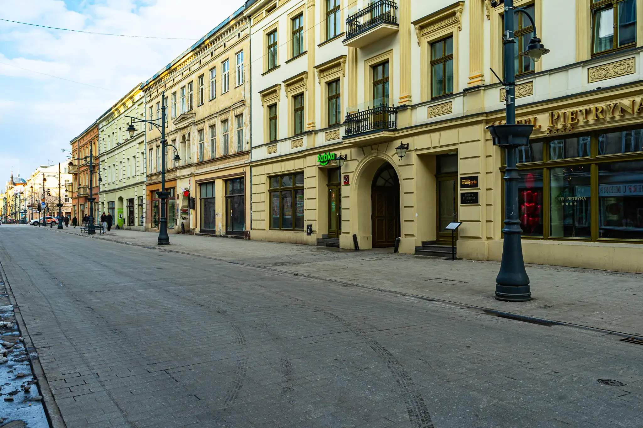 Niska zabudowa ulicy Piotrkowskiej Niska zabudowa ulicy Piotrkowskiej