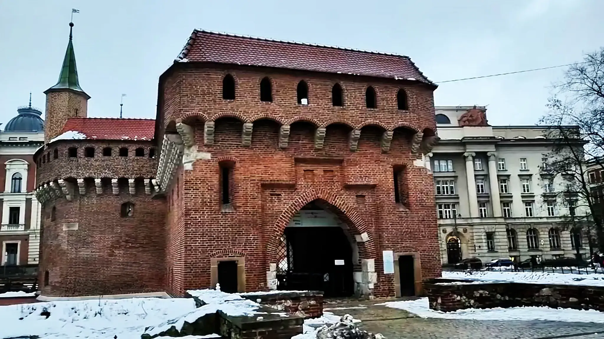 Barbakan w Krakowie – gotycka forteca obronna i symbol potęgi dawnego miasta